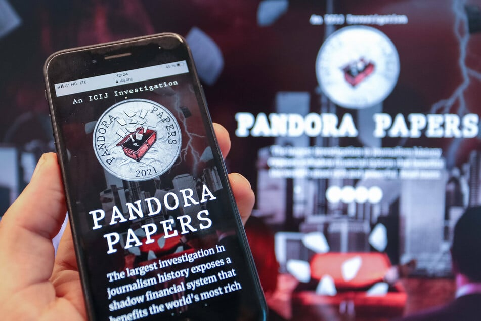 Pandora papers show where hundreds of politicians and billionaires hide their money
