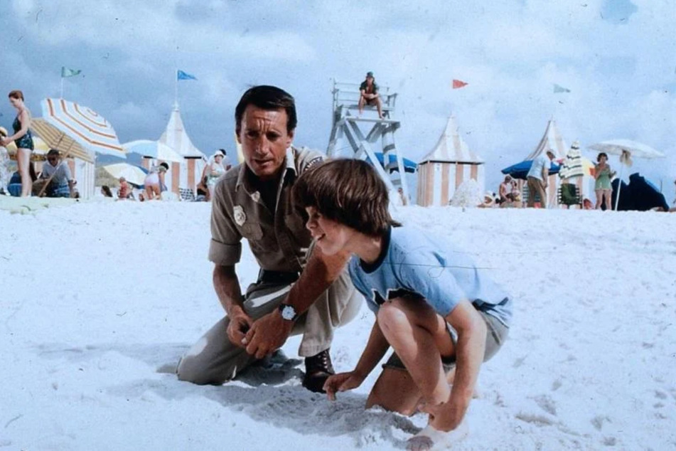In "Der weiße Hai 2" verkörperte Marc Gilpin (†56) den jüngsten Sohn von Polizeichef Martin Brody (Roy Scheider, †75).