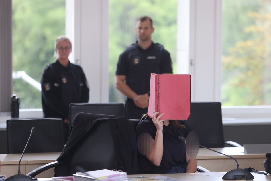 Die Angeklagte leidet laut ihres Psychotherapeuten an einer Persönlichkeitsstörung mit Borderline-Symptom.