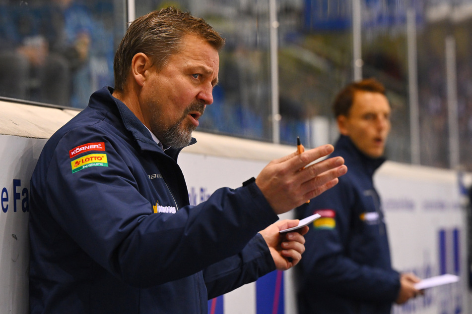Coach Andreas Brockmann (55) kündigt Überraschungen hinsichtlich der Reihen an.