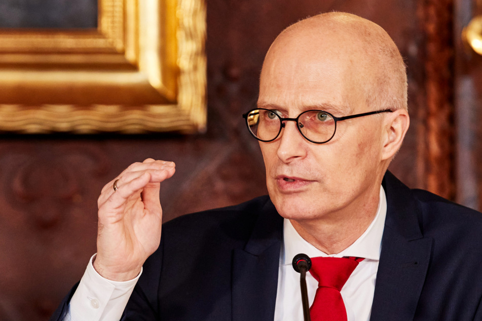 Der Hamburger Senat um Bürgermeister Peter Tschentscher (55,SPD) will am Dienstag weitere Corona-Lockerungen beschließend. (Archivfoto)