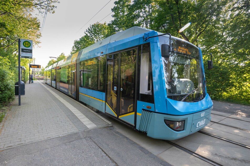 Die Tat passierte in einer Straßenbahn der Linie 5. (Archivbild)