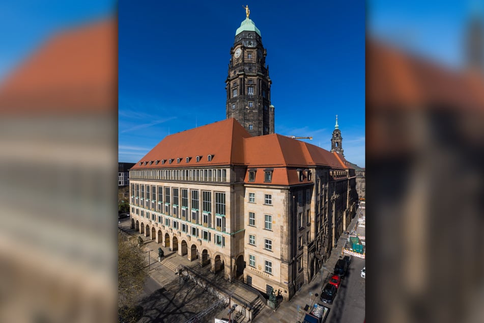 Trotz Hilberts Rettungsplan wird Dresdens Geldnot immer schlimmer.