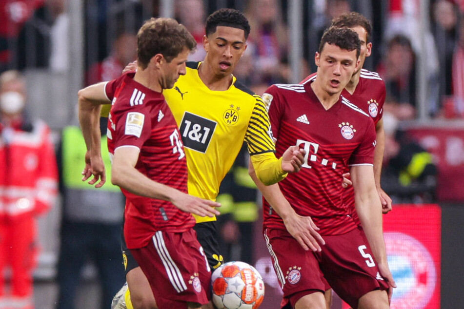 Jude Bellingham (19, M.) von Borussia Dortmund und Benjamin Pavard (24, r.) vom FC Bayern sollen auf dem Wunschzettel stehen.