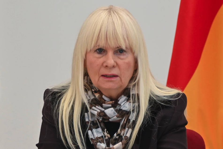 Berlins Innensenatorin Iris Spranger (63, SPD) befürchtet die Einrichtung einer weiteren Böller-Verbotszone, wenn die Party am Brandenburger Tor abgesagt wird.