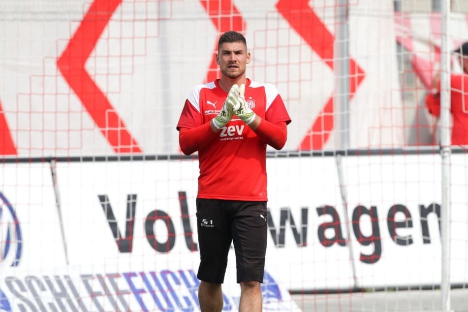 Torwart Johannes Brinkies (Zwickau) musste einmal hinter sich greifen.