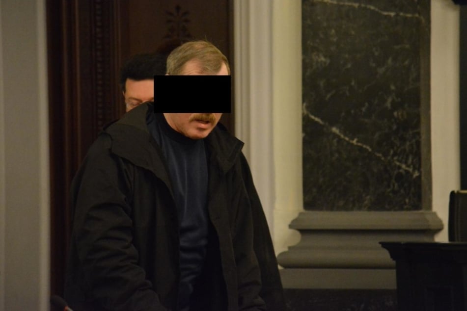 Hinterließ er die Münze? Der Angeklagte Helmut S. (61).