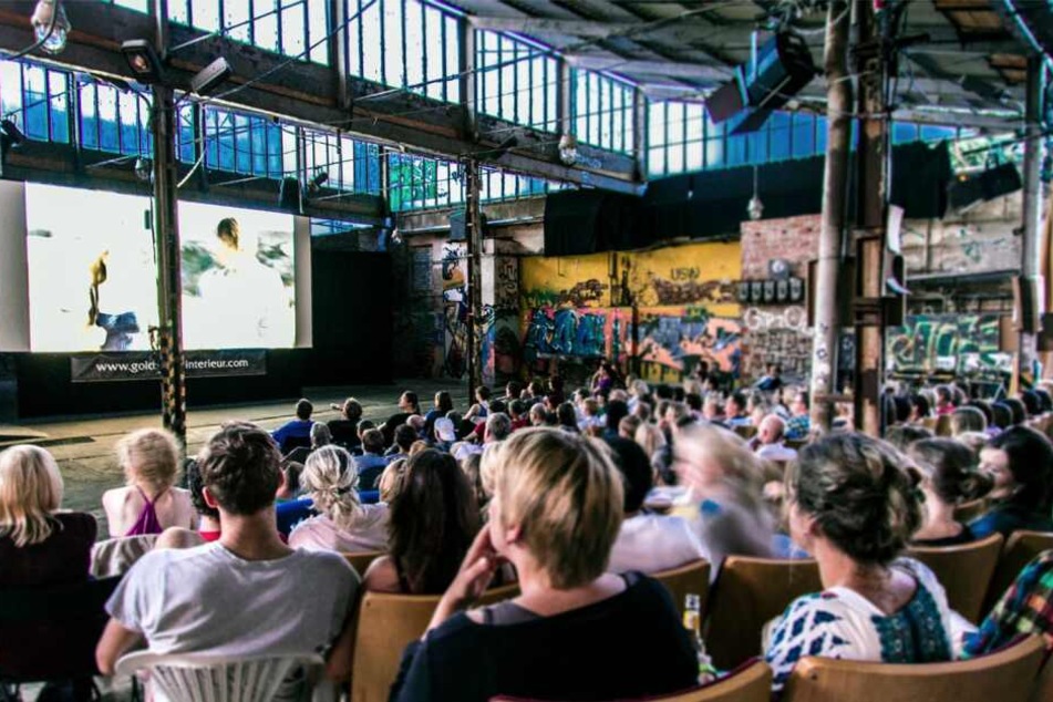 Seit dem 1. Mai gibt es wieder Kino an der frischen Luft im Sommerkino auf der Feinkost.