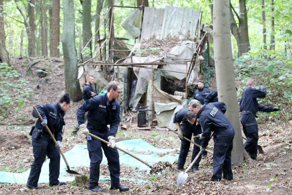 Die Polizei durchsuchte im vergangenen Jahr den Volkspark nach Spuren.