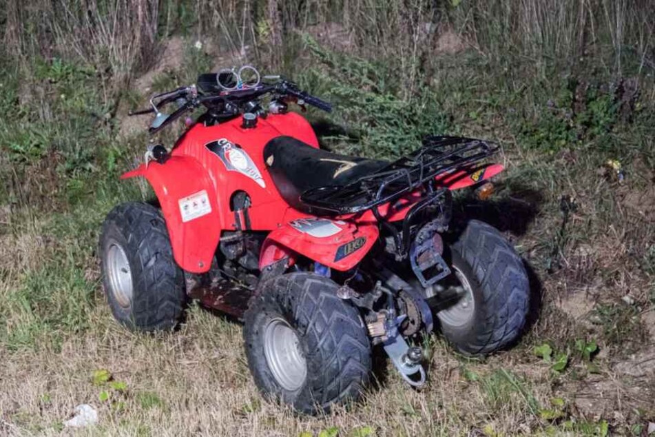 Das Quad, das im Kleintransporter geladen war, wurde rund 50 Meter vom Unfallort entfernt gefunden.