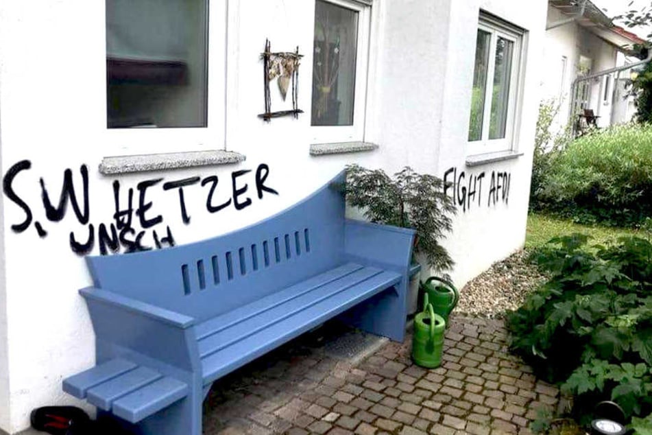 Farbanschläge und Schmierereien: Vandalen haben es auf die Alternative für Deutschland abgesehen.