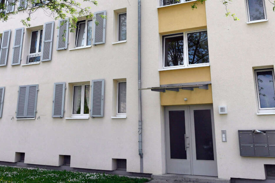 Aus diesem Mehrfamilienhaus fiel das Baby aus dem zweiten Stock.