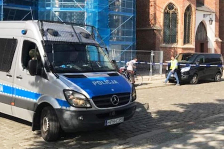 Die Polizei sperrte den Tatort weiträumig ab.