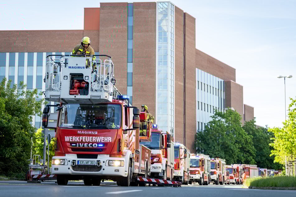 800 Rettungskräfte probten in Erlangen den Ernstfall.