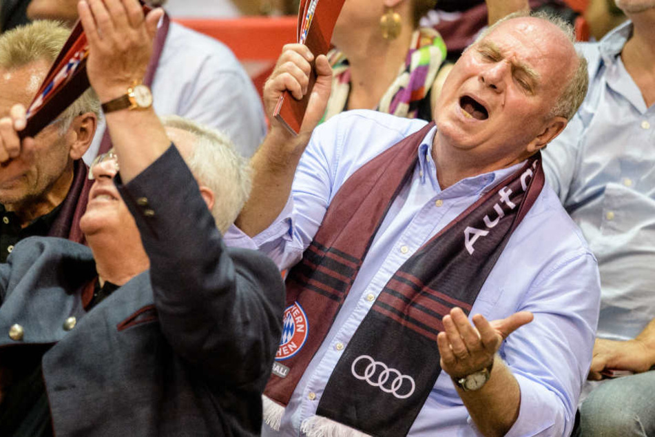FCB-Präsident Uli Hoeneß ist auch beim Basketball jederzeit mit Haut und Seele dabei.