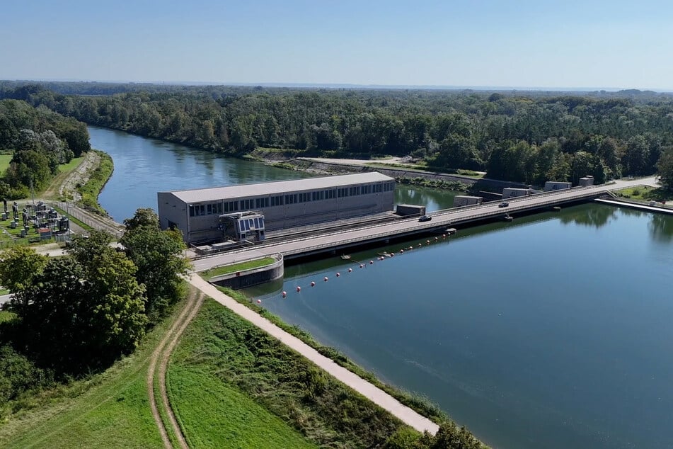 An der Staustufe bei Bergheim wurde nun auch die zweite Leiche entdeckt.