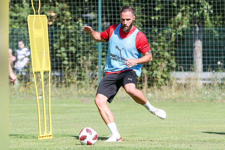 Nach seiner Verletzung präsentierte sich Christopher Handke, hier im Training am Ball, beim Testspiel gegen den 1. FC Lok Leipzig in überraschend guter Verfassung.