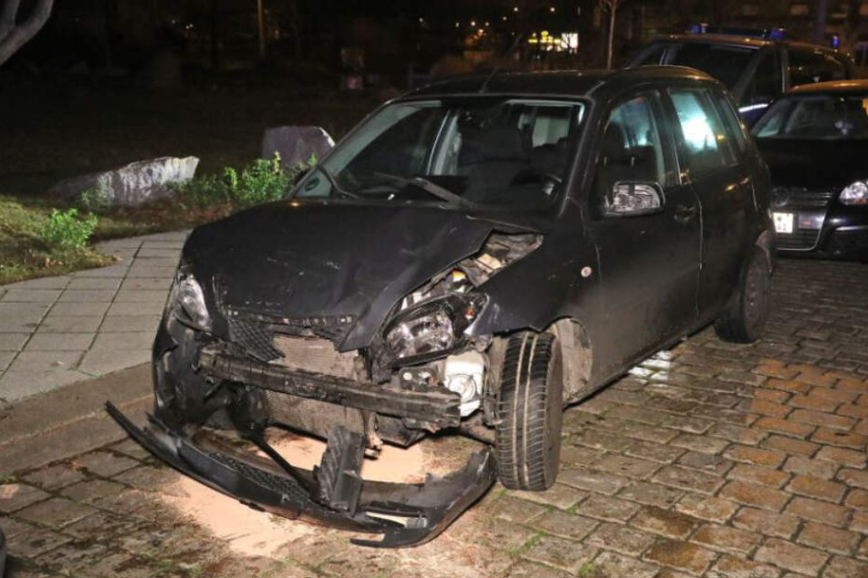 Der Fluchtwagen, der wenig später in der Eichendorffstraße ausfindig gemacht werden konnte.