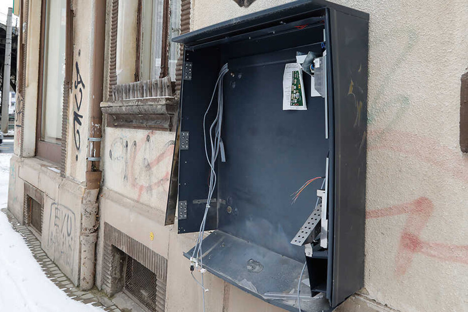 In Plauen und Treuen wurden am Sonnabendabend zwei Zigarettenautomaten gesprengt. (Symbolbild)