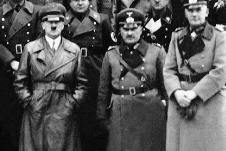 Im Zweiten Weltkrieg wurden das Chiffriergerät von Adolf Hitler und der Wehrmacht genutzt.