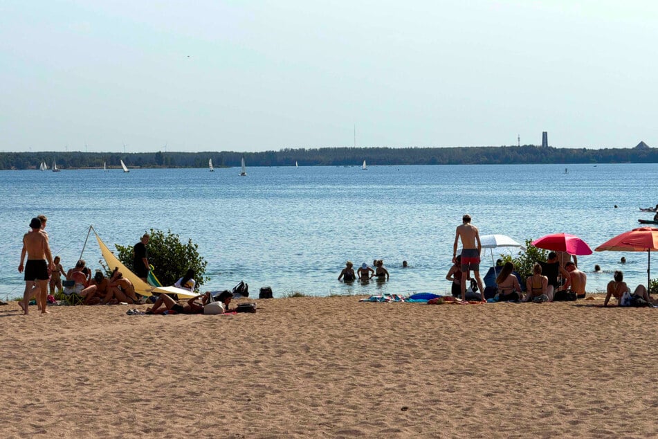 Auf das Beach-Feeling am Nordstrand des Cospudener Sees müssen die Besucher nun leider verzichten.