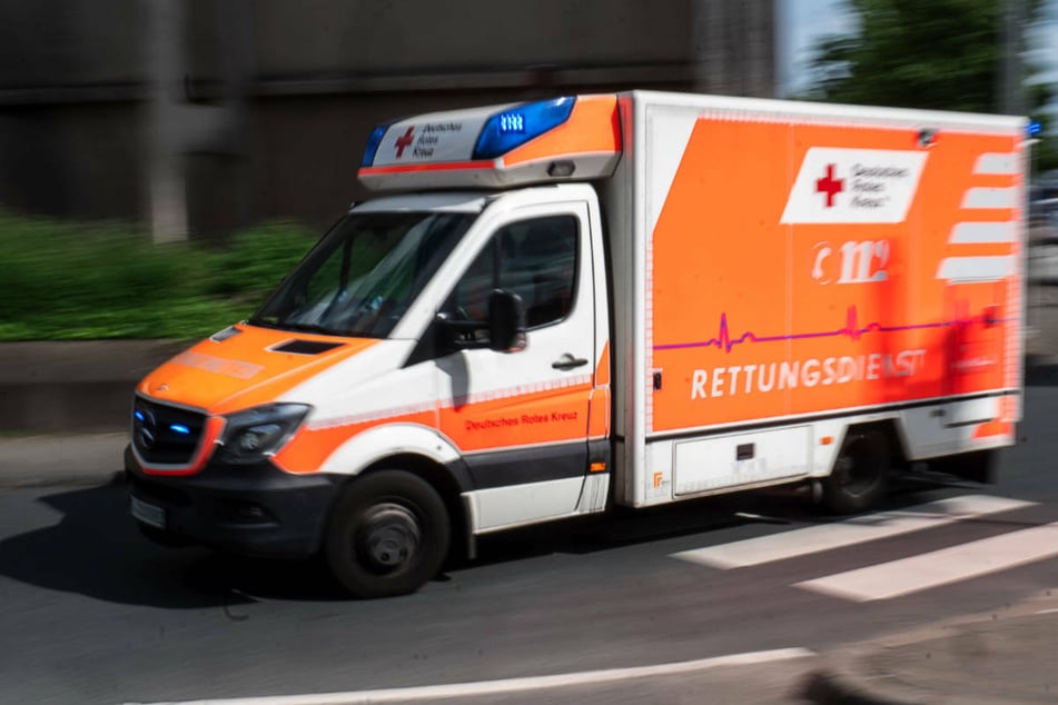 Berlin: Verkehr nicht beachtet: 46-Jähriger in Mitte angefahren und schwer verletzt