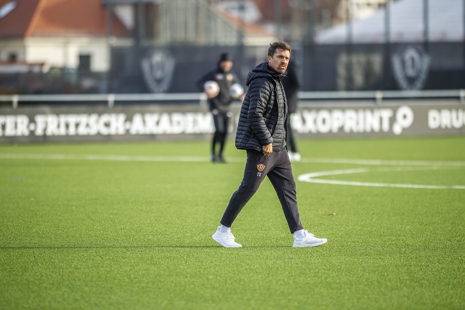 Thomas Stamm (42) und seine Mannschaft müssen in den nächsten Spielen punkten, soll der Klassenerhalt nicht außer Reichweite geraten.