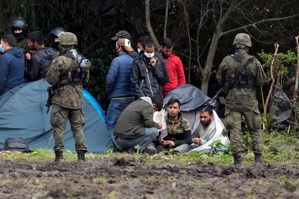 Polens Grenzschutz warnt Migranten per SMS: "Geht zurück nach Minsk!"