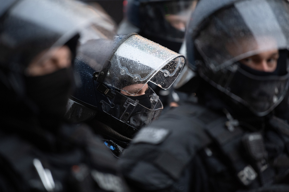 Die BAO (Besondere Aufbauorganisation) Hessen R unterstützt die Landesregierung beim Kampf gegen Rechtsextremisten. (Symbolfoto)