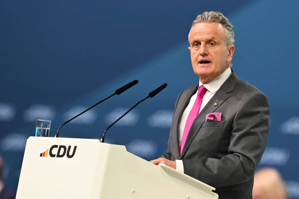 Dr. Frank Nopper (65, CDU) forderte nun Klartext von der Deutschen Bahn.