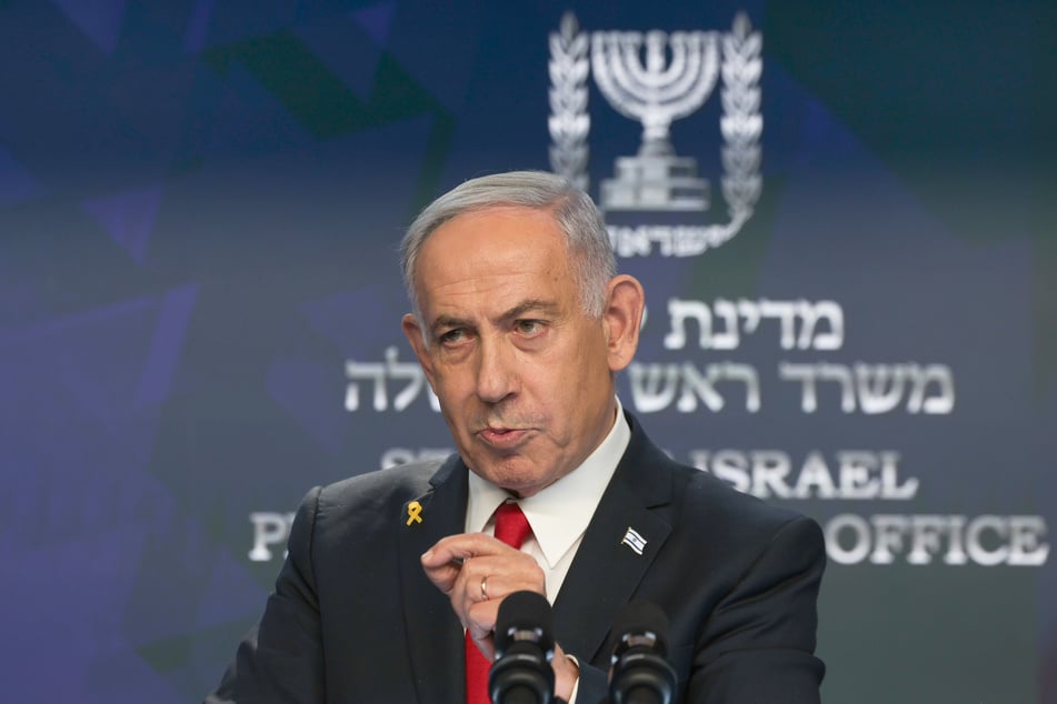 Der israelische Premierminister Benjamin Netanjahu spricht während einer Pressekonferenz.