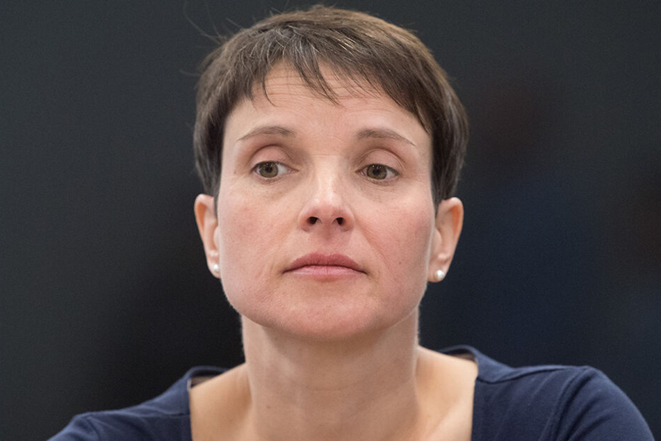 Das Gericht verurteilte Frauke Petry (43) wegen fahrlässigen Falscheids zu einer Geldstrafe von 6.000 Euro (60 Tagessätze zu jeweils 100 Euro).