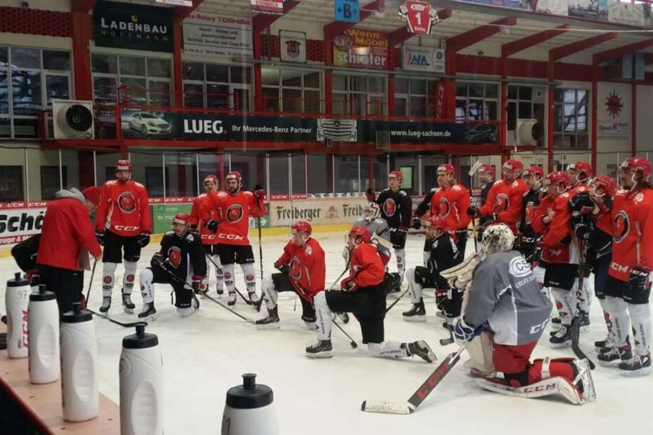 Erstes Training unter Interimscoach Boris Rousson .