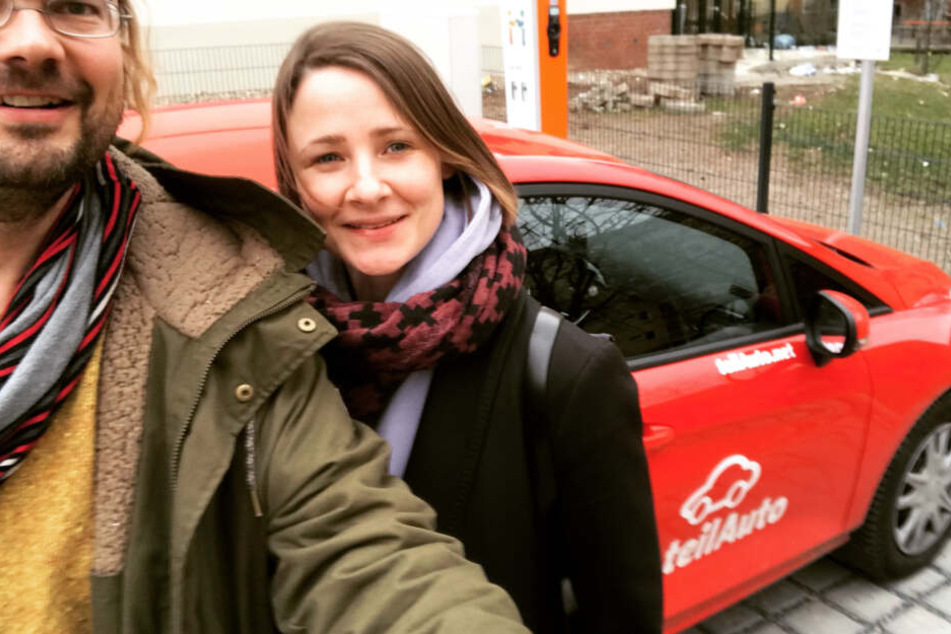 Frank Knoppe (37) und Esther Gerstenberg (32) lieben die Möglichkeit des Auto-Teilens. Dank ihnen gibt es die neue Station auf dem Sonnenberg.