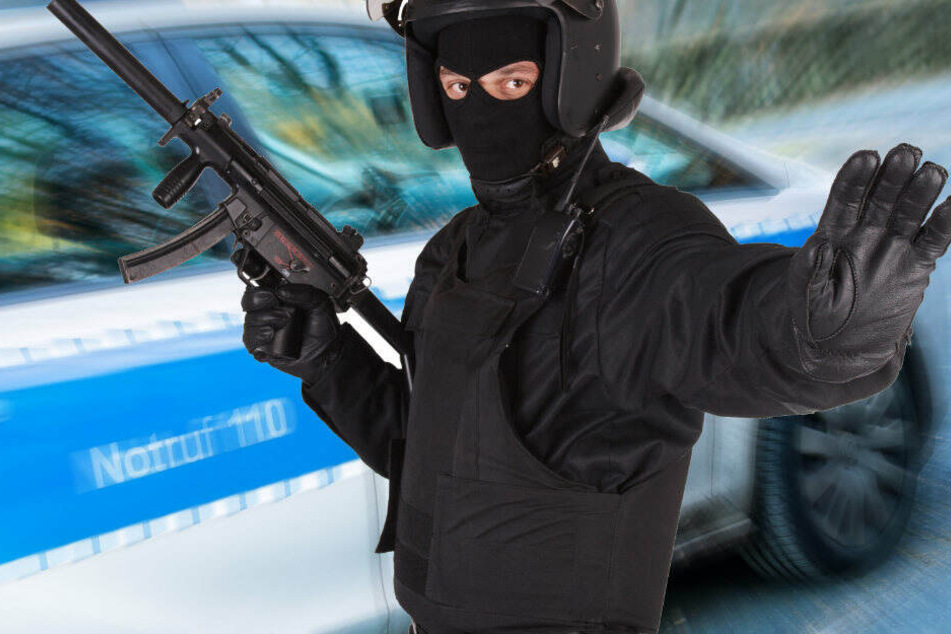 Der Beschuldighte soll aus einem Pavillon Spielzeugautos gestohlen und auch versucht haben zwei Pkw zu stehlen, die dahinter geparkt standen. (Bildmontage)