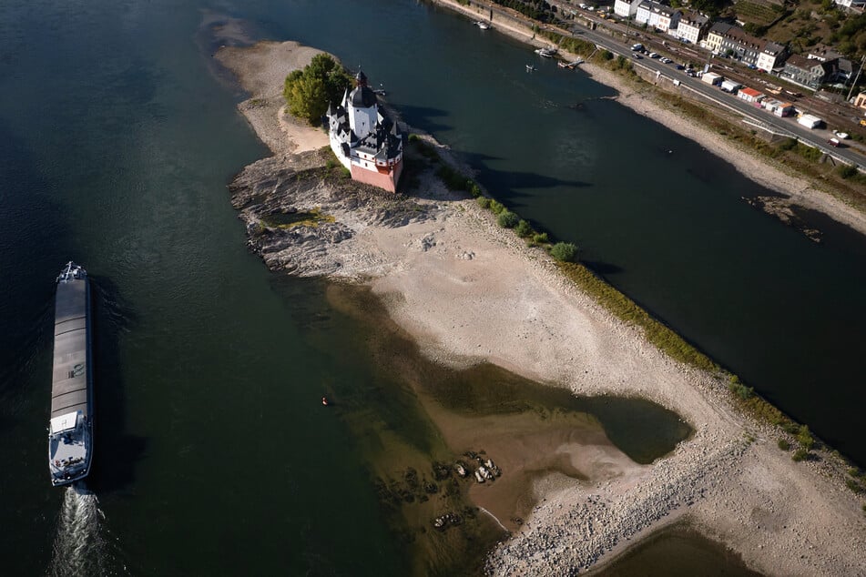 Der Rhein bei Kaub: Hier beträgt der Pegelstand nur noch 19 Zentimeter.