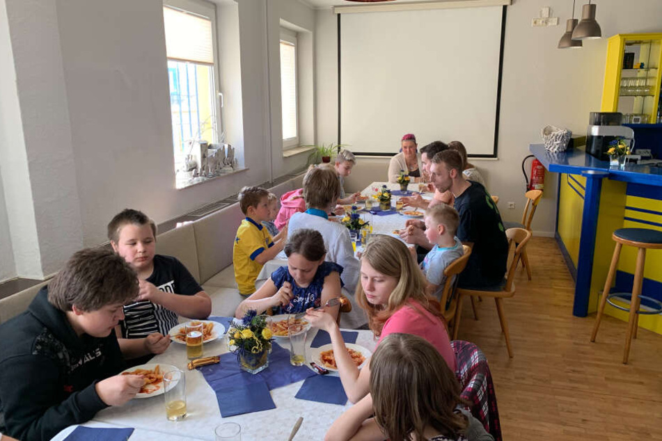 Erst gab es ein gemeinsames Osteressen im Club-Casino.