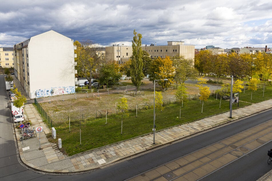 Auf dieser Brache an der Schäferstraße soll das Parkhaus gebaut werden.