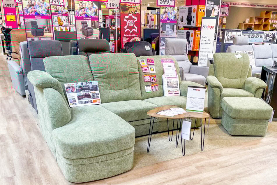 Hier gibt's am Samstag (19.7.) schöne Sofas zum Tiefpreis