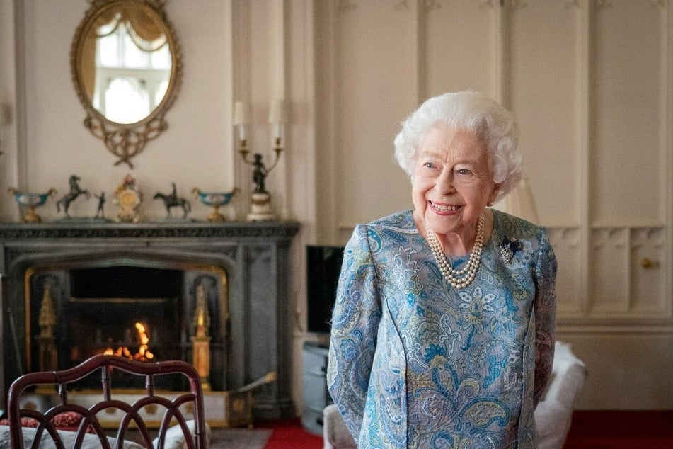 70-jähriges Thronjubiläum! Ausstellung mit Schmuckstücken der Queen