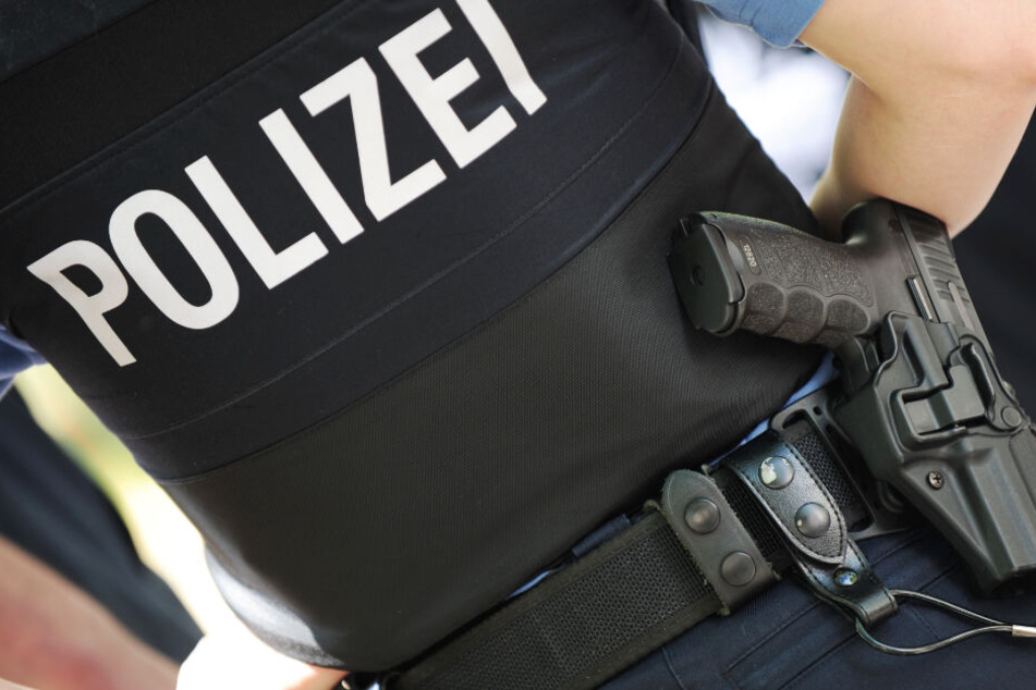 Die Polizei in Hessen ist nun für die Frau aus dem IS-Gebiet zuständig (Symbolbild).