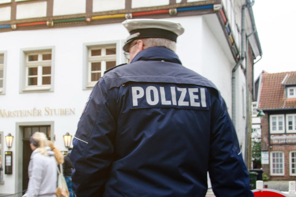 Die Polizei bittet um Zeugenhinweise.