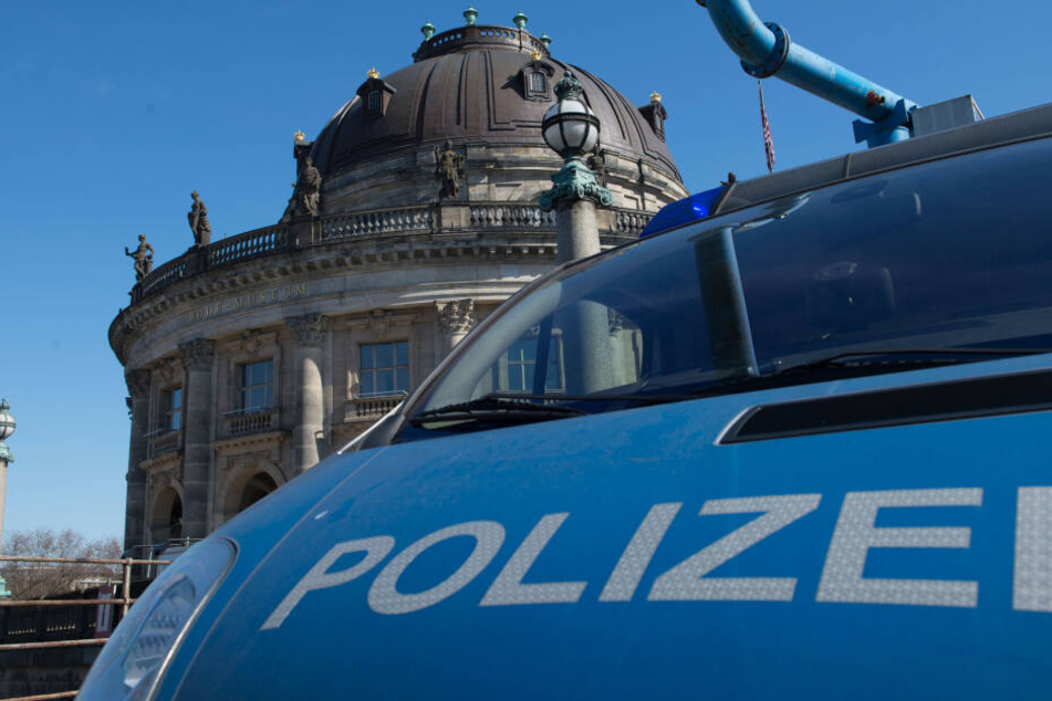 Einer der Angeklagten wurde frei gesprochen, die anderen drei müssen ins Gefängnis.