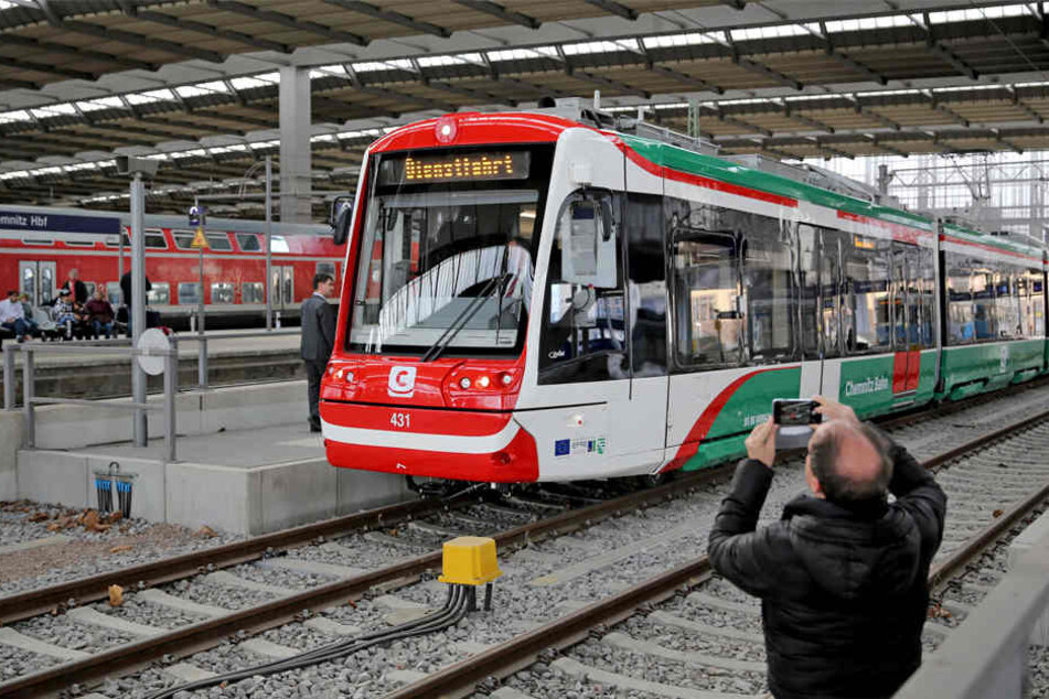 Die Fahrt endet für die Bahnen bislang im Hauptbahnhof, ab Oktober geht es dann bis zur Zentralhaltestelle.