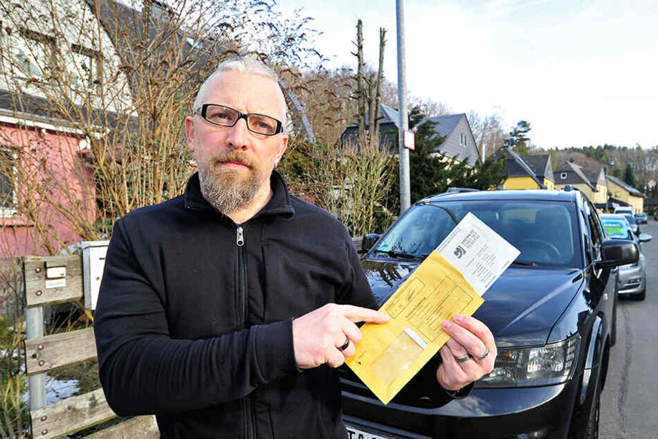 Torsten Arnold soll 43,50 statt 15 Euro zahlen - weil ein Anhörungsschreiben nicht in seinem Briefkasten landete.