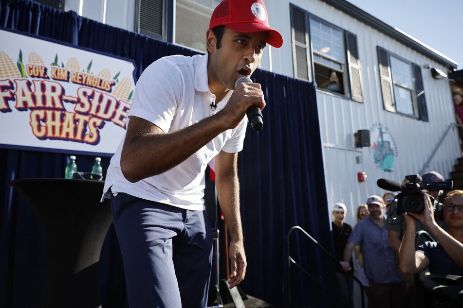 Republican presidential candidate Vivek Ramaswamy raps to Eminem's Lose Yourself at the Iowa State Fair.
