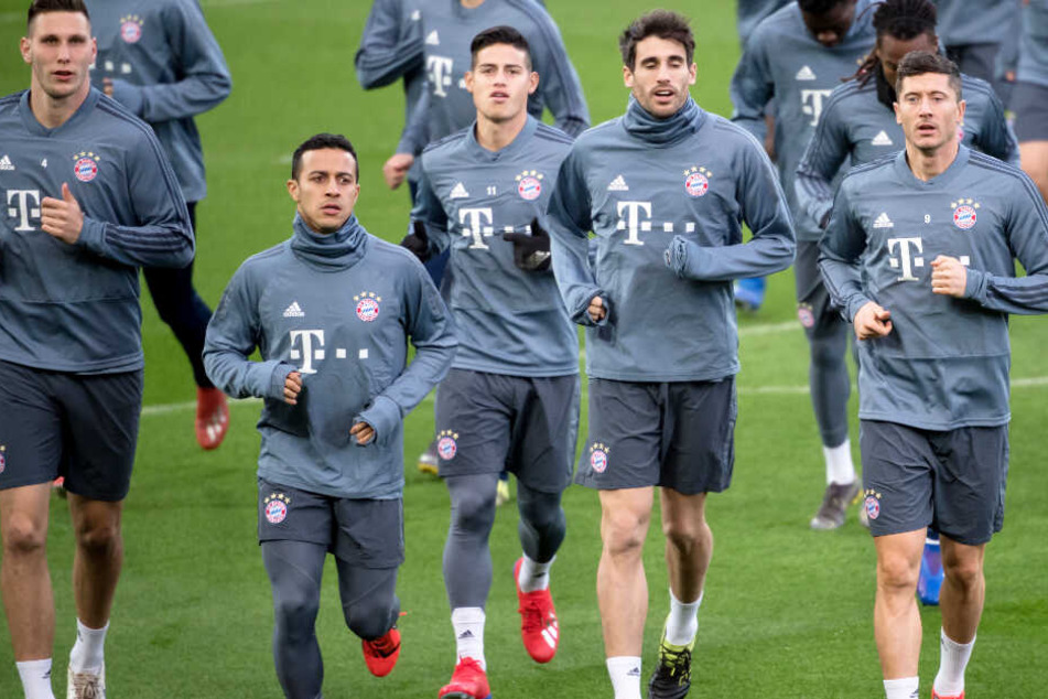 Der FC Bayern München muss im Hinspiel des Achtelfinales der CL in Liverpool ran.