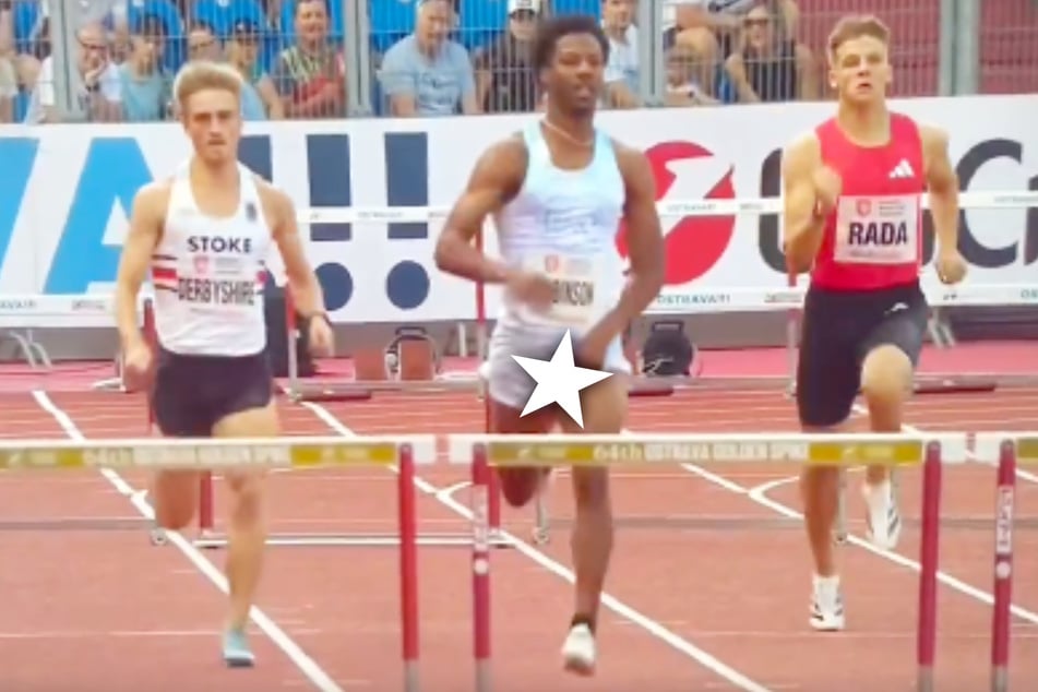 Hürdenläufer Chris Robinson (24, M.) entblößte sich während eines Leichtathletik-Meetings in Tschechien unfreiwillig.