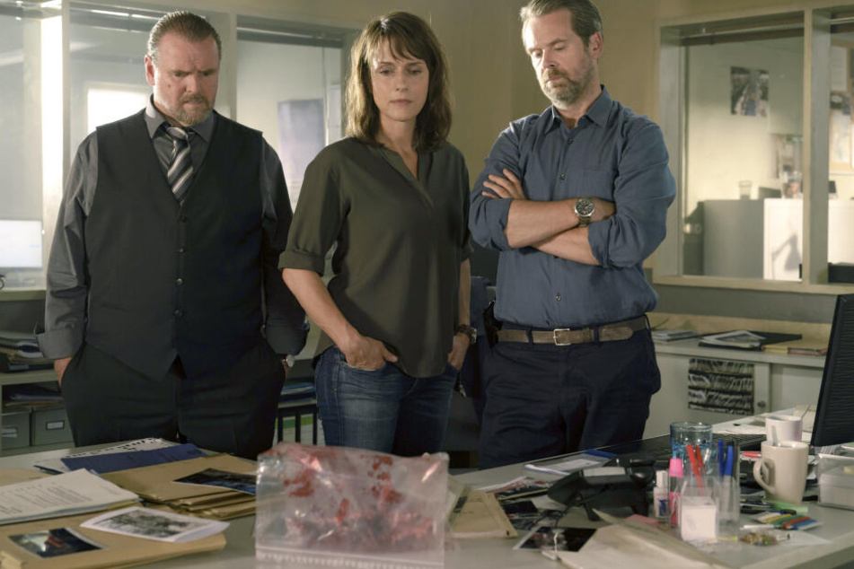 Bereits eine Woche vor dem Dresdner Fall ermitteln am 11. August Felix Vörtler (58, v.l), Claudia Michelsen (50) und Matthias Matschke (50) im neuen "Polizeiruf" aus Magdeburg.
