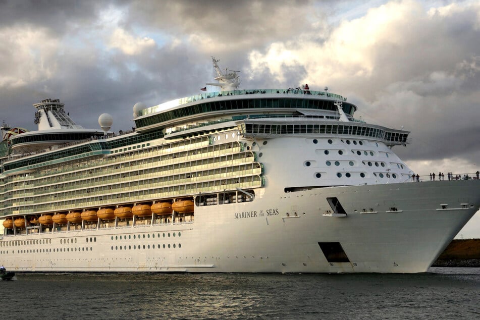 Pasajero huye del crucero, pero su plan se hunde.